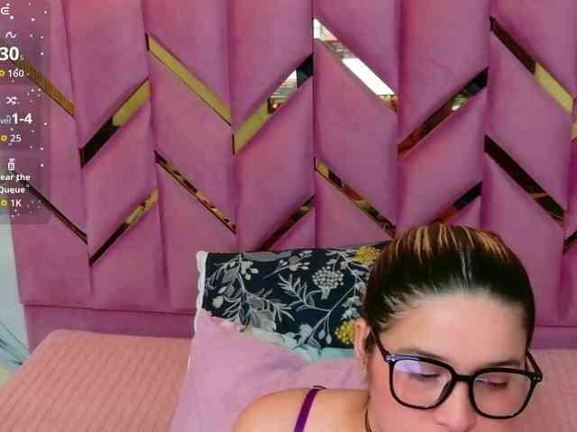MEGANARIANAA webcam