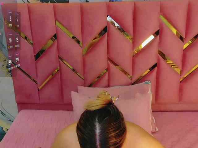 MEGANARIANAA webcam