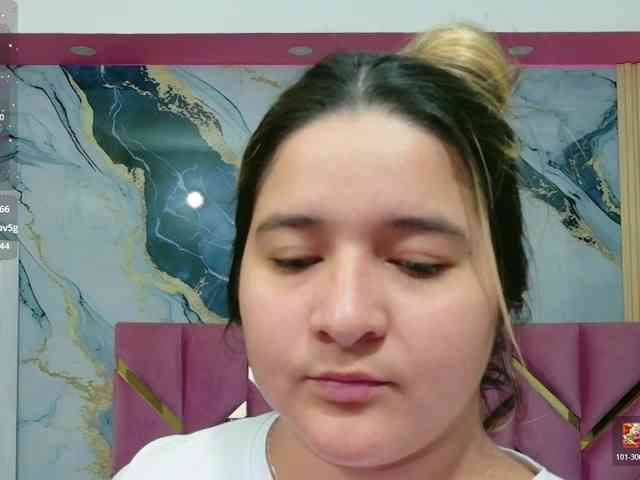 MEGANARIANAA webcam