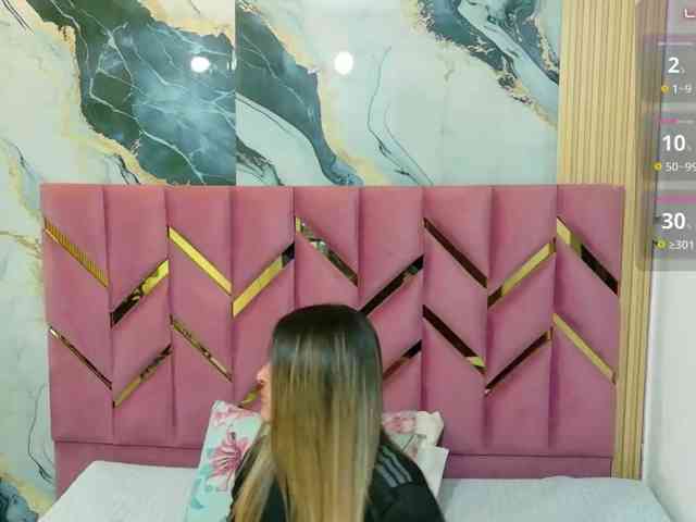 meganarianaa's live room