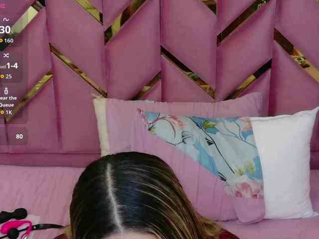 MEGANARIANAA webcam