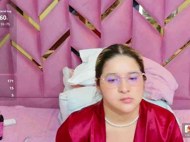 MEGANARIANAA webcam