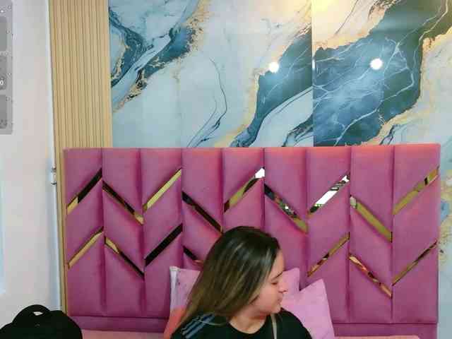 meganarianaa's live room