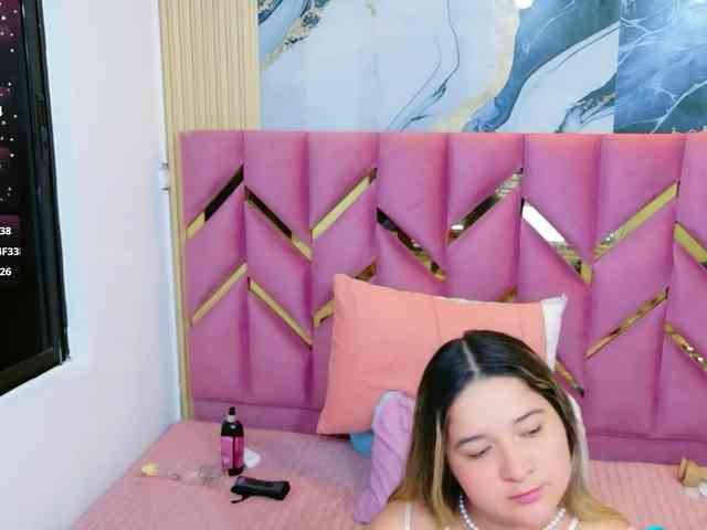 MEGANARIANAA webcam