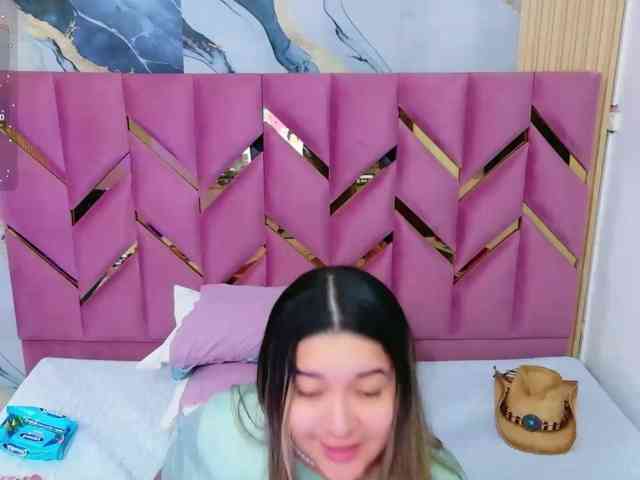 MEGANARIANAA webcam