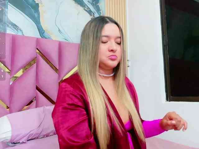 MEGANARIANAA webcam