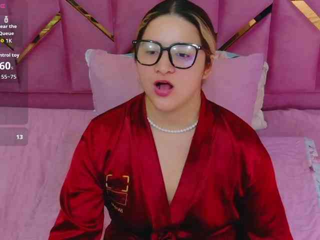 MEGANARIANAA webcam