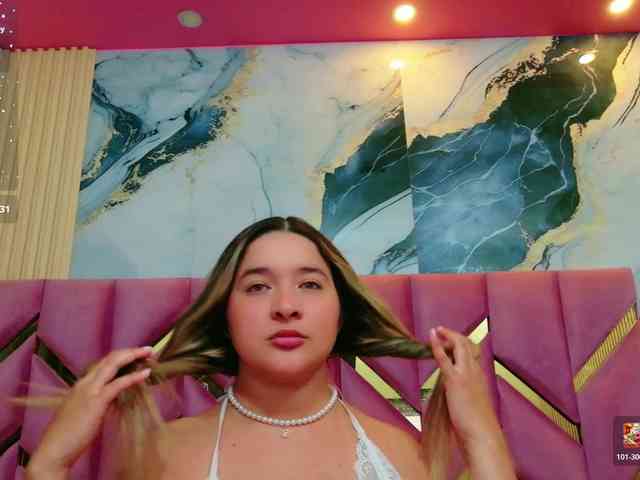 MEGANARIANAA webcam