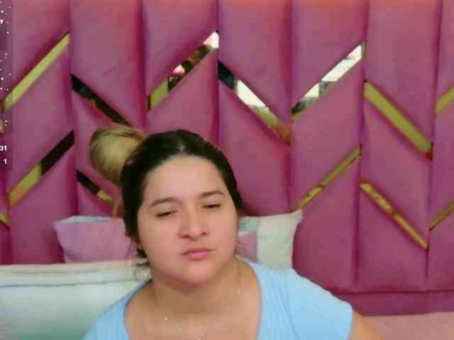 MEGANARIANAA webcam
