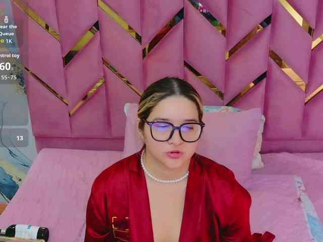 MEGANARIANAA webcam