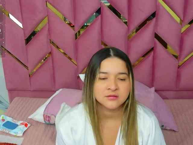 meganarianaa's live room