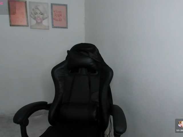 ivyy-scott live cam on BongaCams