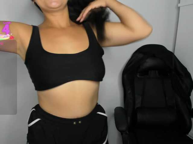 ivyy-scott live cam on BongaCams