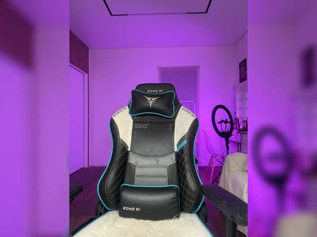 go to chat with -Lana-Chester-