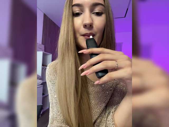 go to chat with -Lana-Chester-