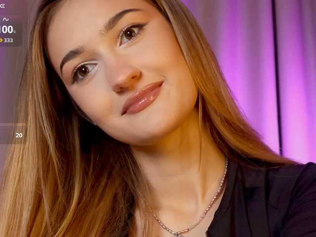 -Lana-Chester-, en vivo ahora en BongaCams