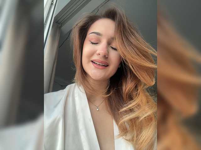 go to chat with -Lana-Chester-