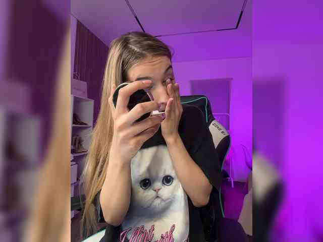-Lana-Chester- webcam