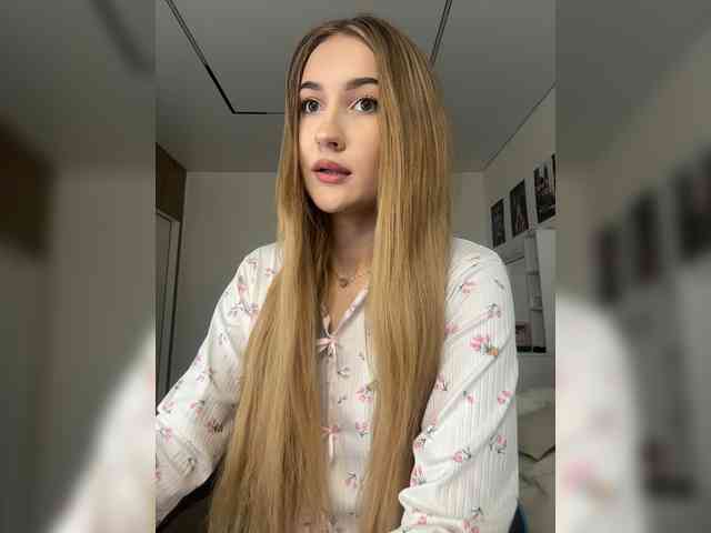 -Lana-Chester- webcam