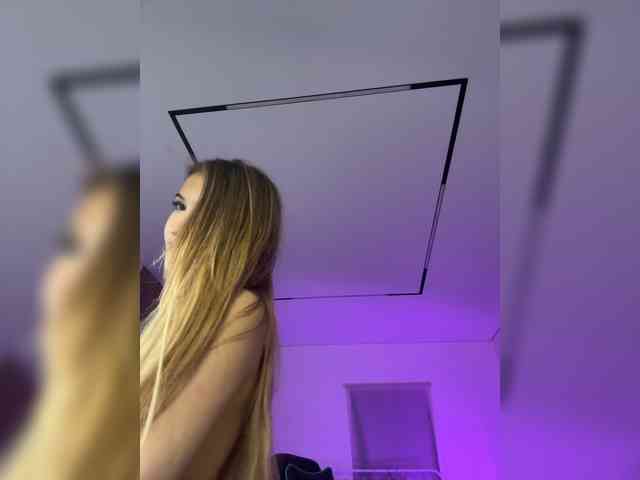 -Lana-Chester- webcam