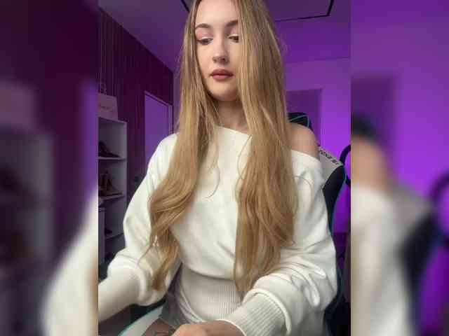 -Lana-Chester- webcam