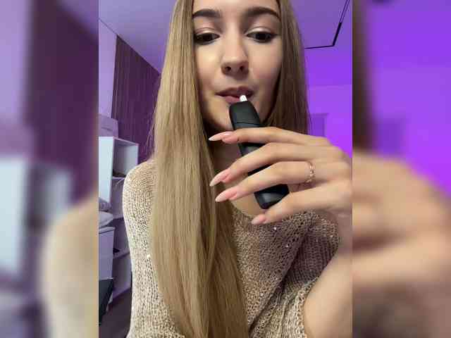 -Lana-Chester- webcam