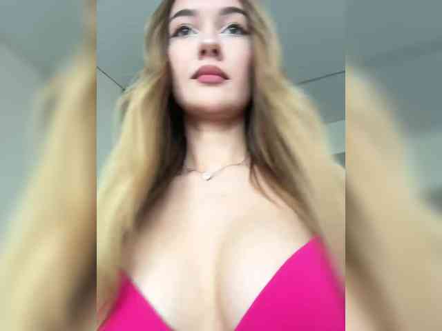 -Lana-Chester- webcam