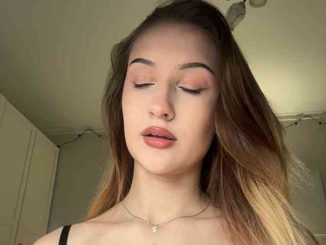 -Lana-Chester- webcam