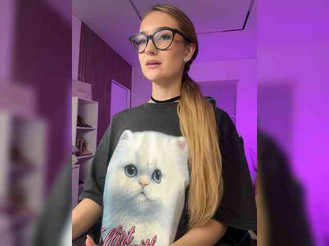 -Lana-Chester- webcam