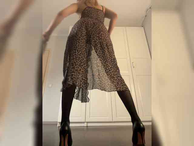 -Lana-Chester- webcam