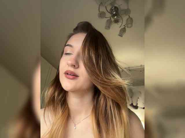 -Lana-Chester- webcam