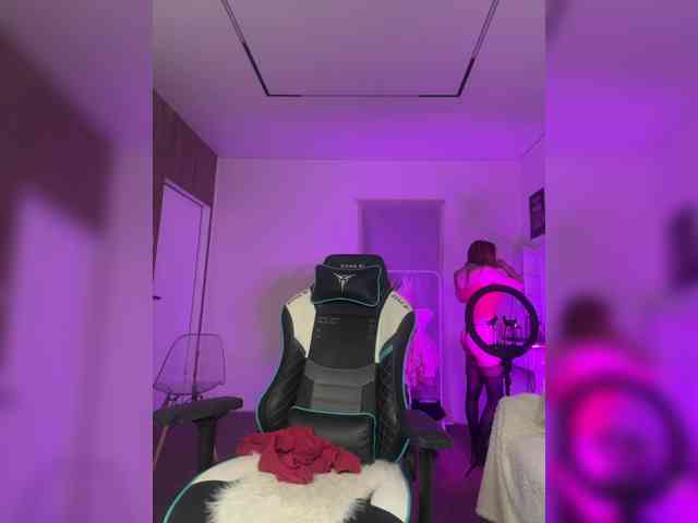 -Lana-Chester- webcam