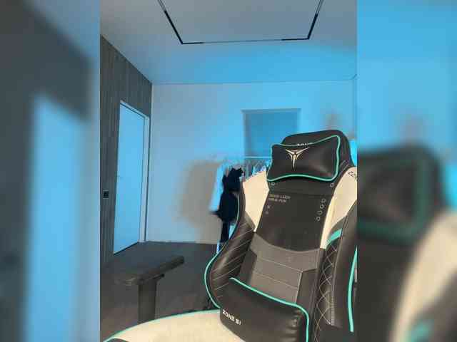 -Lana-Chester- webcam