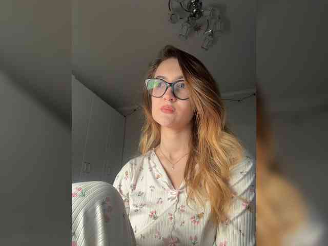 -Lana-Chester- webcam