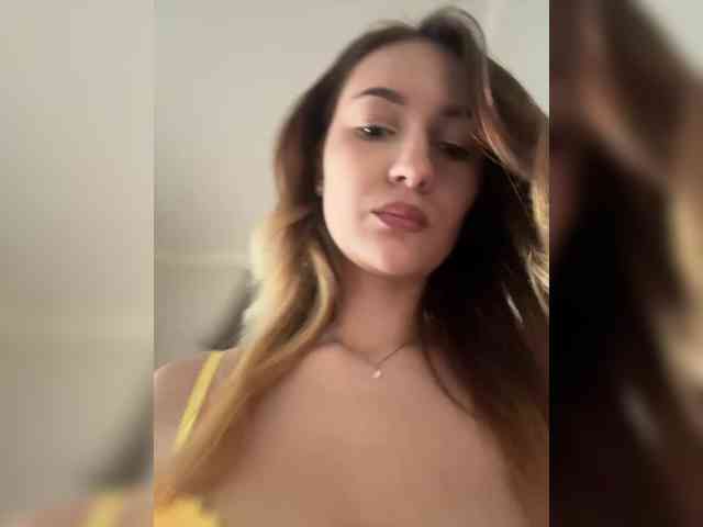 -Lana-Chester- webcam