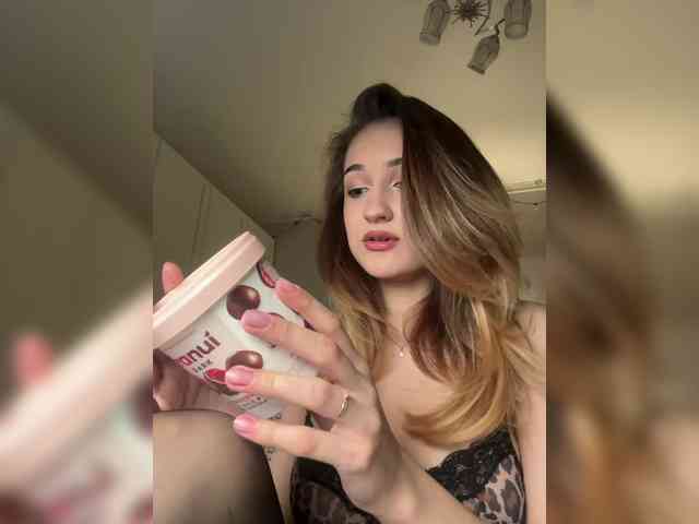 Model: -Lana-Chester-