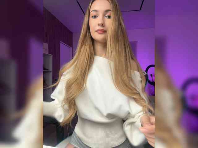 -Lana-Chester- webcam