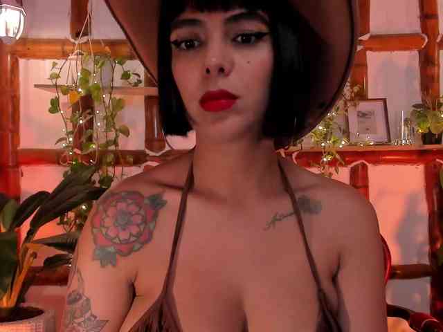 VictoriaMilan webcam