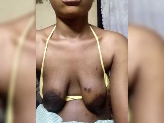 Sweetbebz's BongaCams show and profile