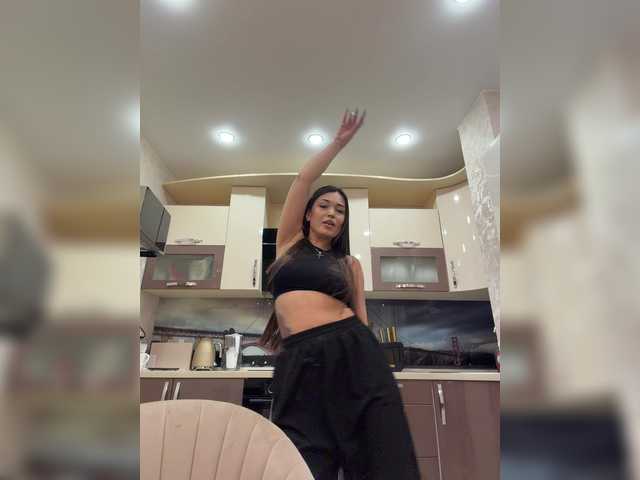 Adel-chocolatee's BongaCams show and profile