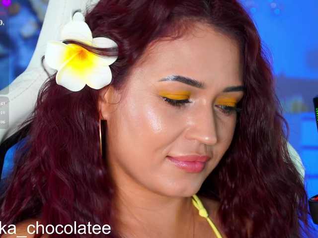 Adel-chocolatee live cam on BongaCams