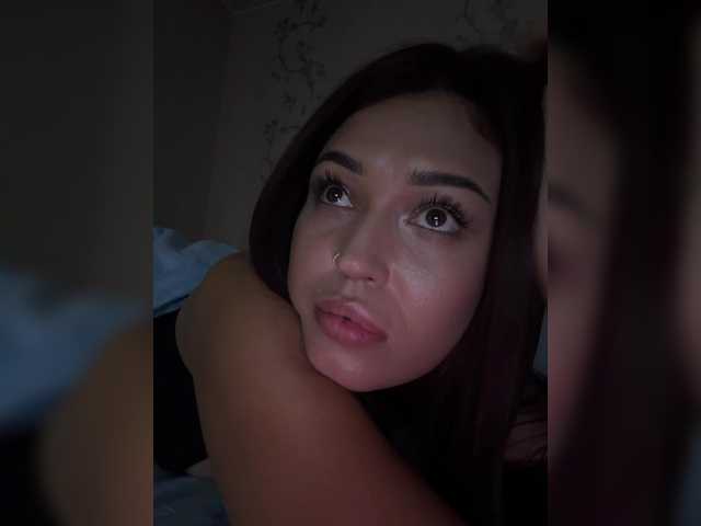 Adel-chocolatee live cam on BongaCams