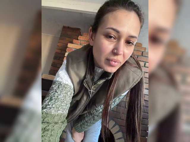 Adel-chocolatee live cam