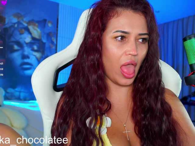 Adel-chocolatee live cam on BongaCams