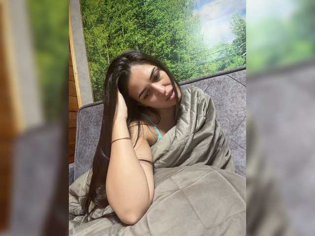 le modèle Anutka-chocolatee est en webcam porno dans un show sur le site bongacams, il possède les tags suivants: White/Caucasian,Brunette,Shaved