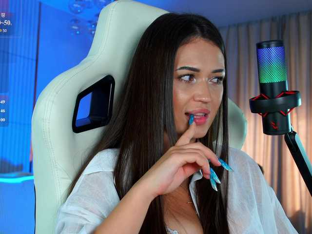 Adel-chocolatee live cam on BongaCams
