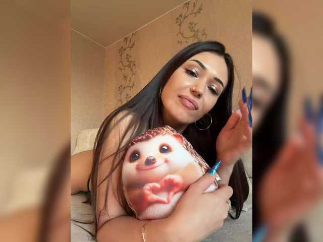 Adel-chocolatee's BongaCams show and profile