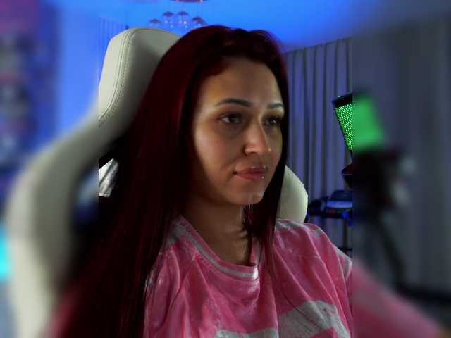Anutka-chocolateee live cam preview
