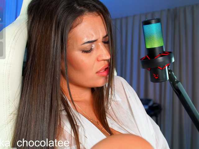 Adel-chocolatee live cam on BongaCams