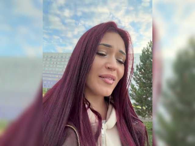 Adel-chocolatee live cam on BongaCams